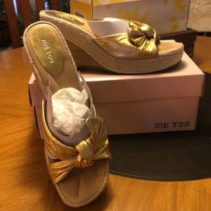 NIB Vintage Me Too Gold Wedge 10